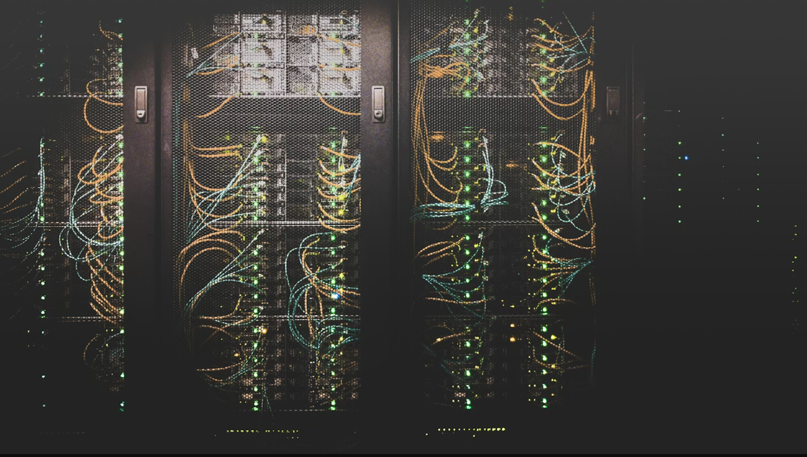 how data center management works